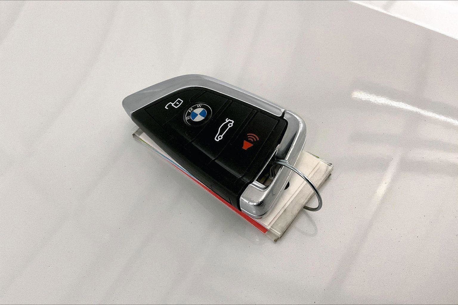 Used 2020 BMW 330i xDrive Sedan w/ Convenience Package image 11