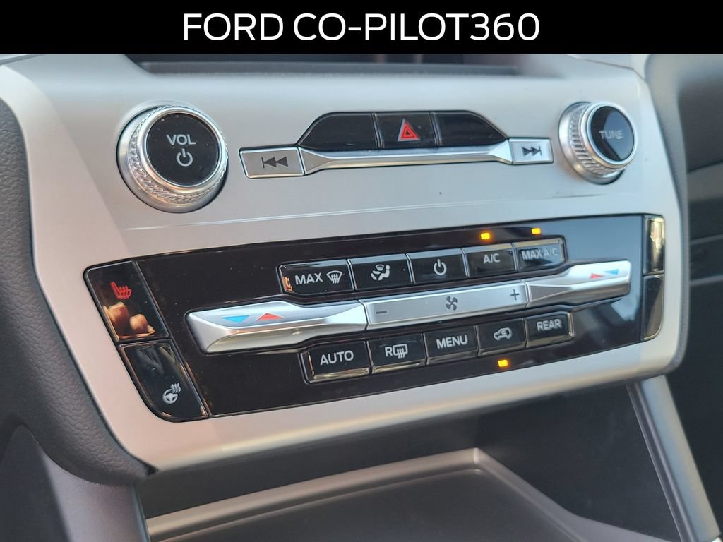 Certified 2022 Ford Explorer XLT w/ Equipment Group 202A AWD/4WD image 29