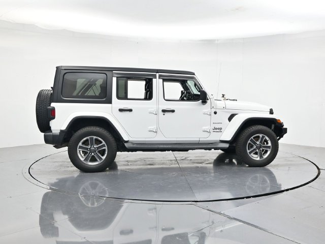 Used 2018 Jeep Wrangler Unlimited Sahara AWD/4WD image 2