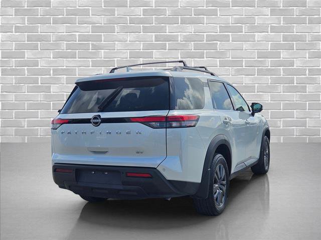 Used 2024 Nissan Pathfinder SV FWD image 5