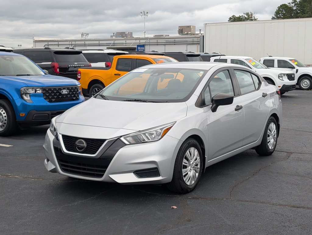 Used 2020 Nissan Versa S FWD image 3