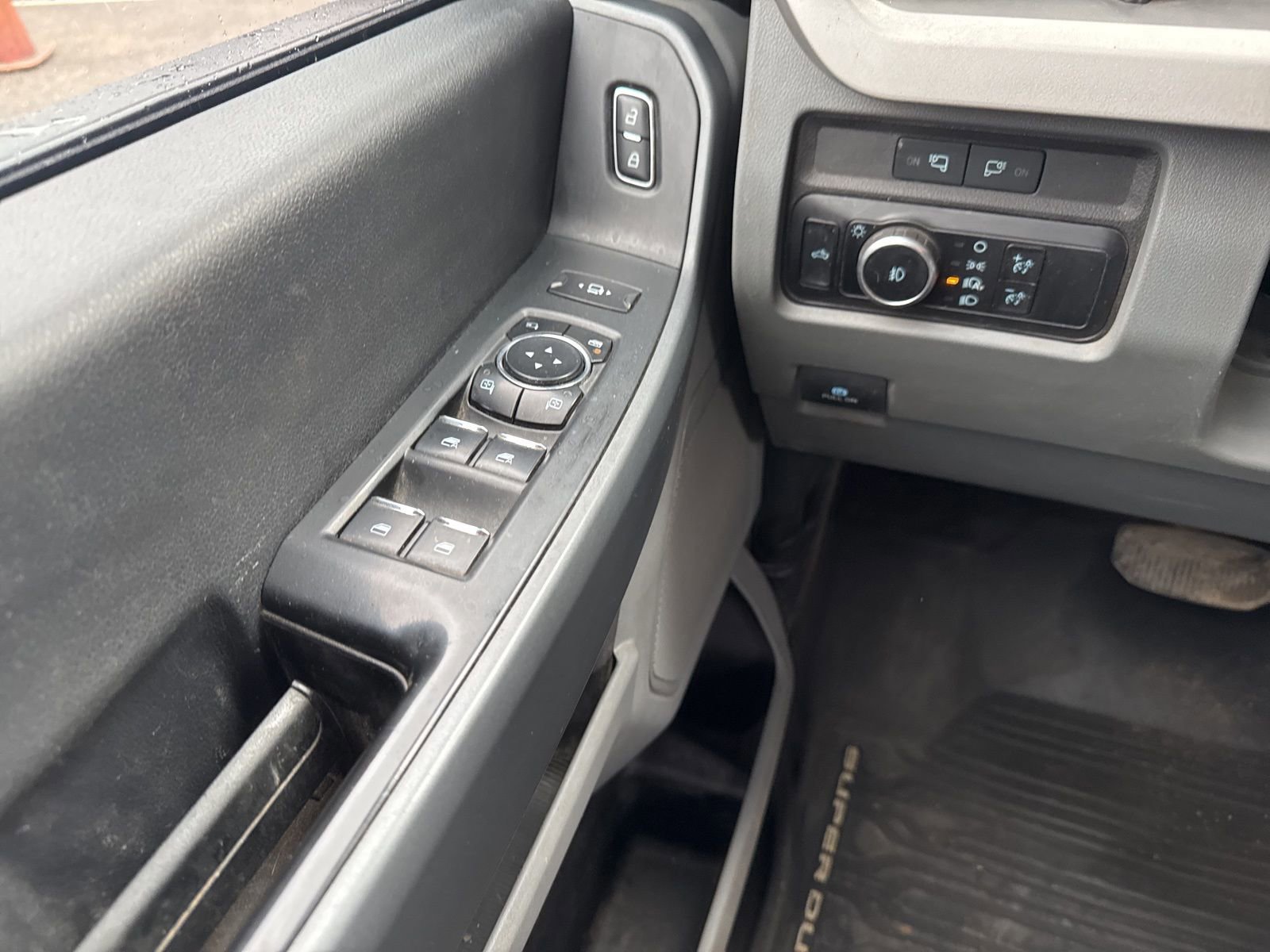 Certified 2024 Ford F350 XLT w/ 360-Degree Camera Package image 21