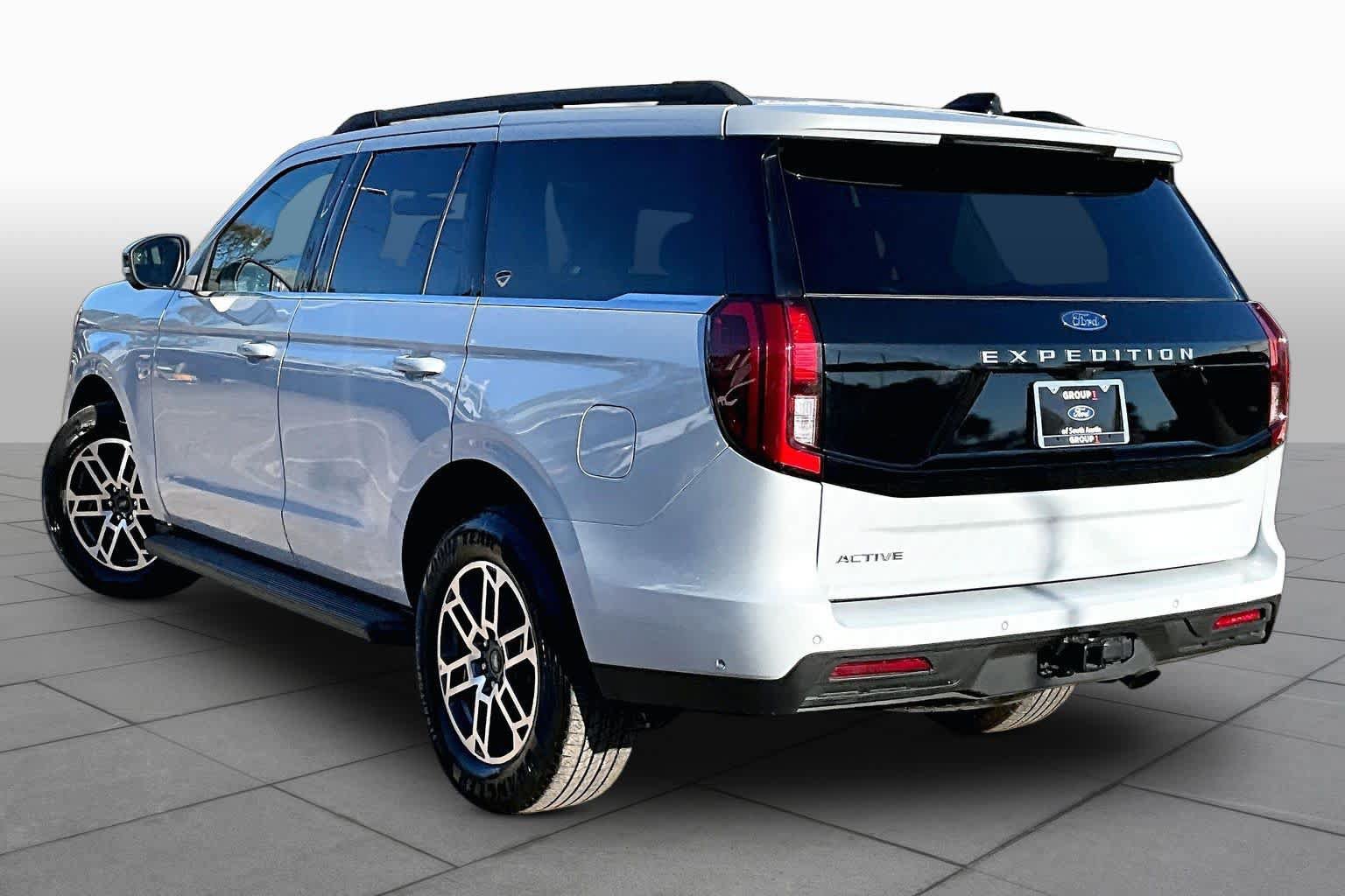 Certified 2025 Ford Expedition Active RWD image 12