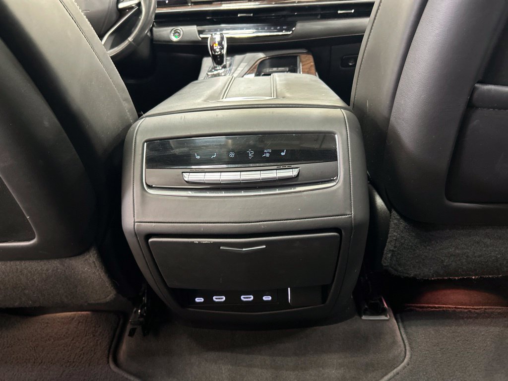 Used 2022 Cadillac Escalade Premium Luxury Platinum w/ LPO, Radiant Package AWD/4WD image 31