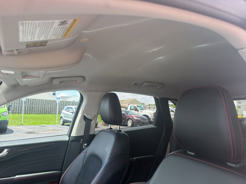 Certified 2022 Ford Escape SEL w/ SEL Stealth AWD Package image 23