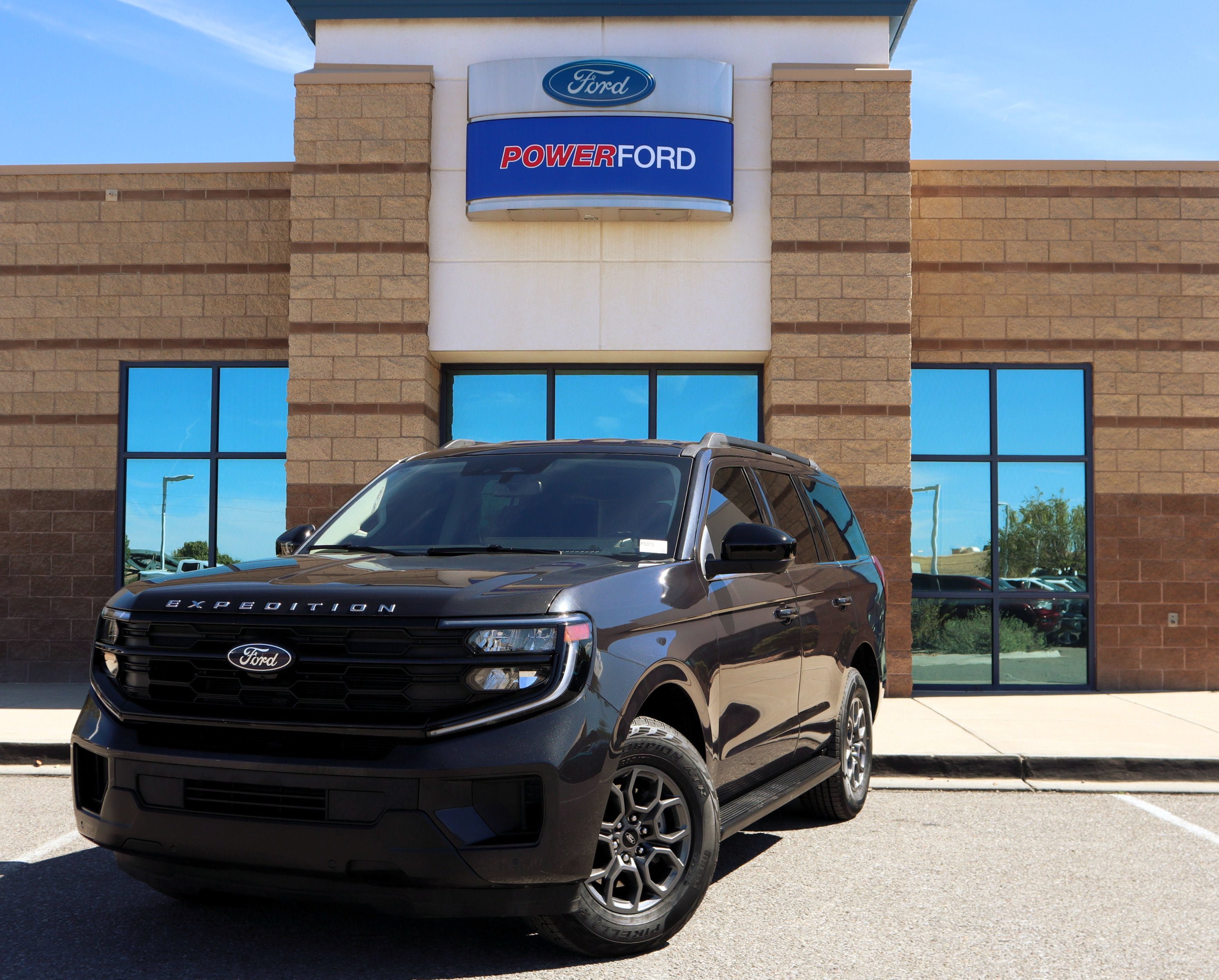 Certified 2025 Ford Expedition Active AWD/4WD image 2