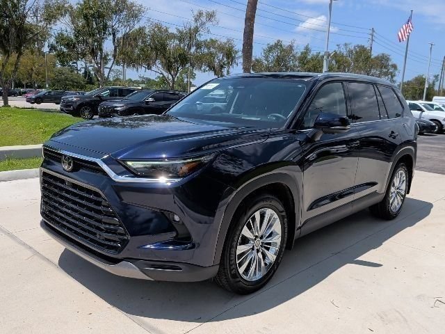 Used 2025 Toyota Grand Highlander AWD image 13