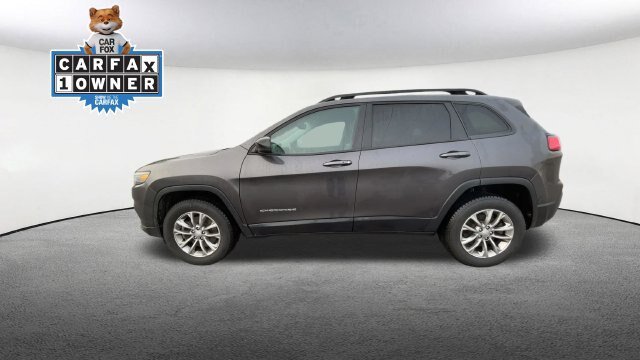 Used 2022 Jeep Cherokee Latitude Lux w/ Mopar Interior Package AWD/4WD image 6