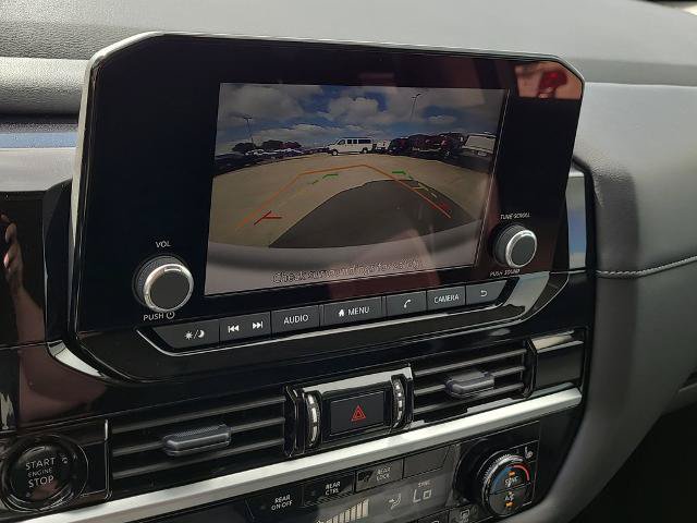 Used 2025 Nissan Pathfinder SV FWD image 26