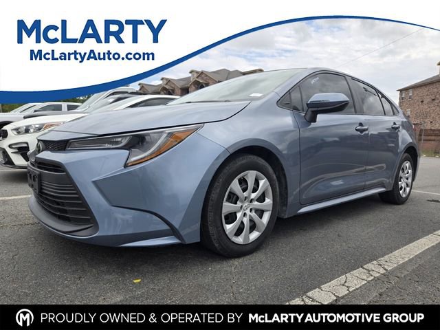 Used 2023 Toyota Corolla LE w/ LE Convenience Package FWD image 1