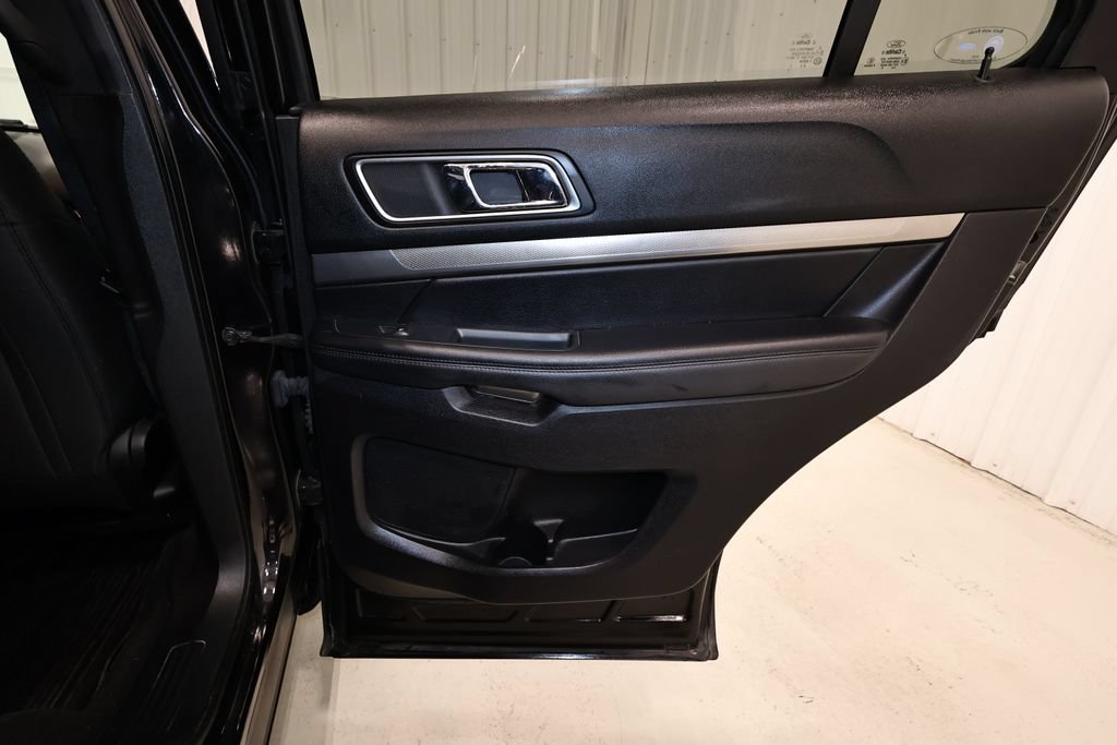 Certified 2019 Ford Explorer XLT w/ Equipment Group 201A AWD/4WD image 19