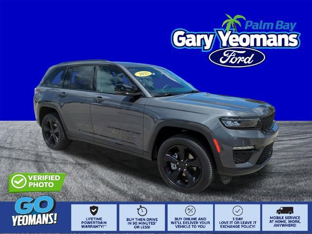 Used 2025 Jeep Grand Cherokee Limited w/ Black Appearance Package AWD/4WD image 1