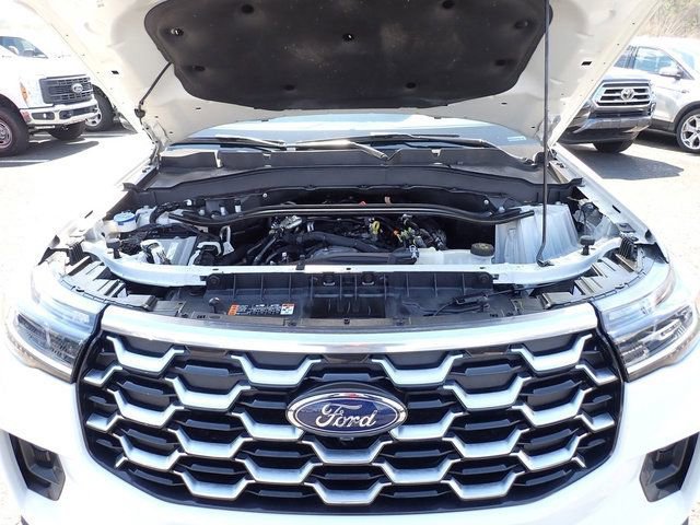 Certified 2025 Ford Explorer Platinum image 15