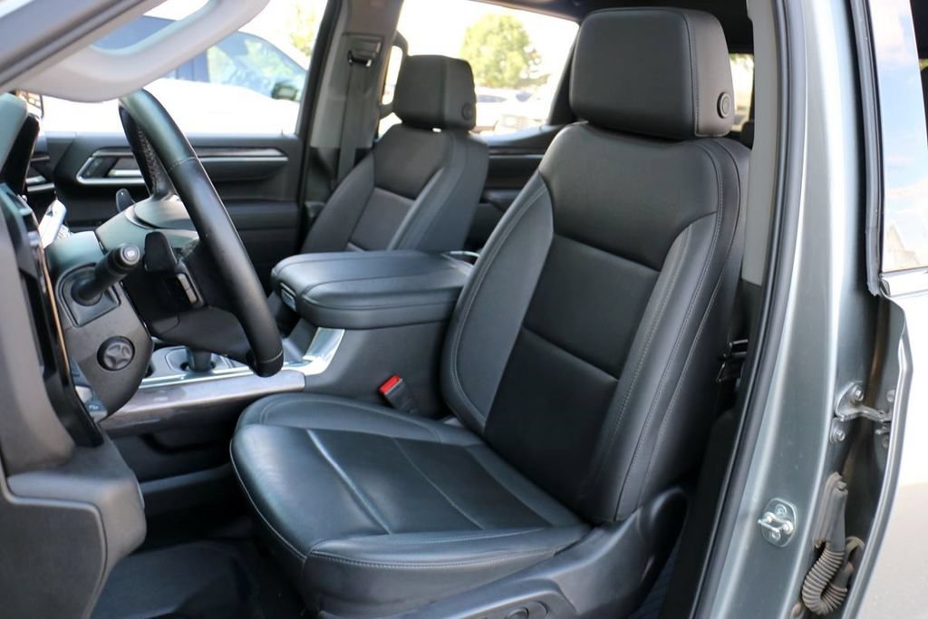 Used 2025 Chevrolet Silverado 1500 LTZ w/ LTZ Premium Package AWD/4WD image 25
