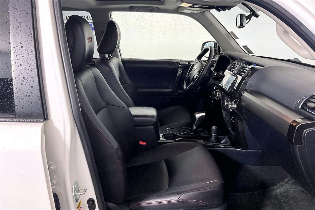 Used 2018 Toyota 4Runner TRD Off-Road Premium AWD/4WD image 6