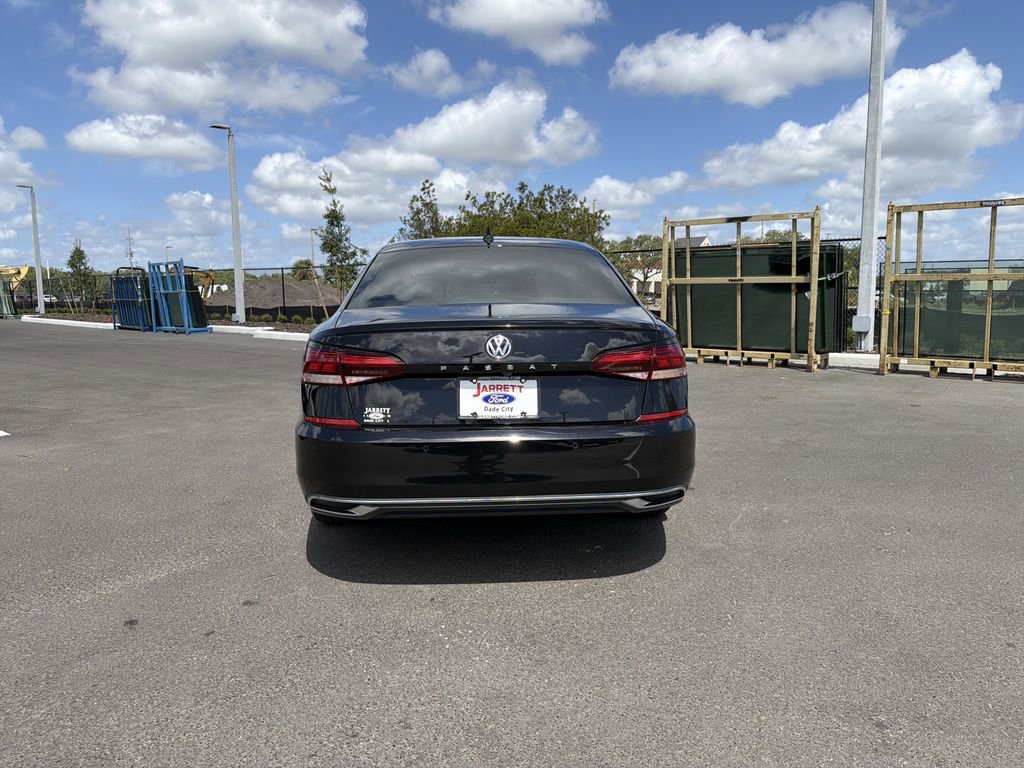 Used 2020 Volkswagen Passat 2.0T SEL image 5