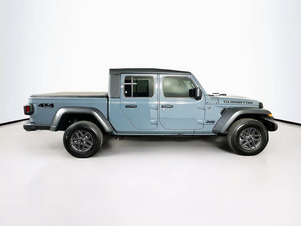 Used 2025 Jeep Gladiator Sport AWD/4WD image 26