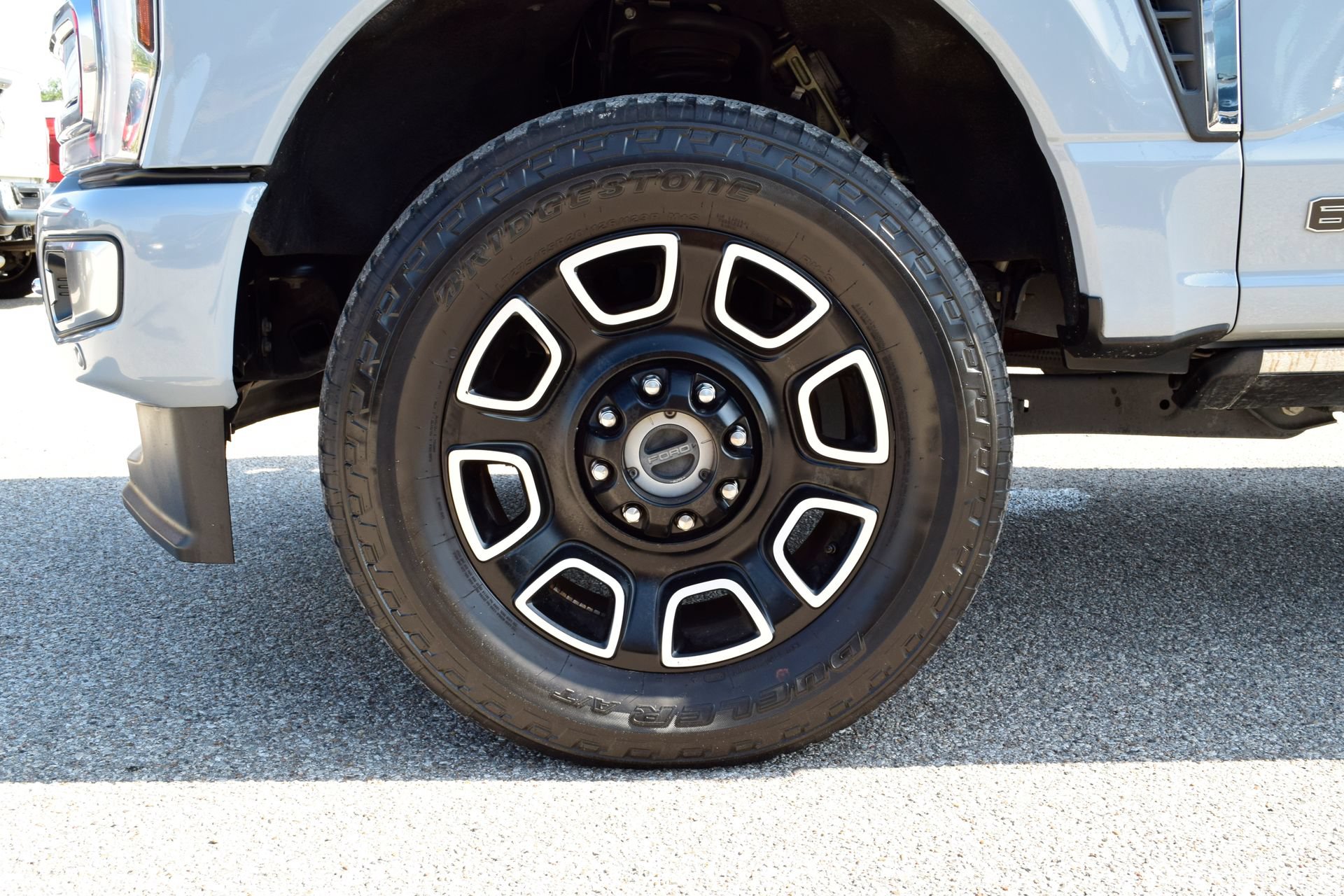 Certified 2024 Ford F250 Platinum w/ FX4 Off-Road Package AWD/4WD image 23