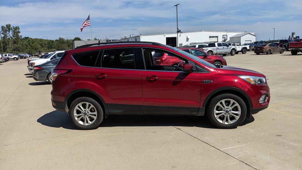 Certified 2018 Ford Escape SE FWD image 2
