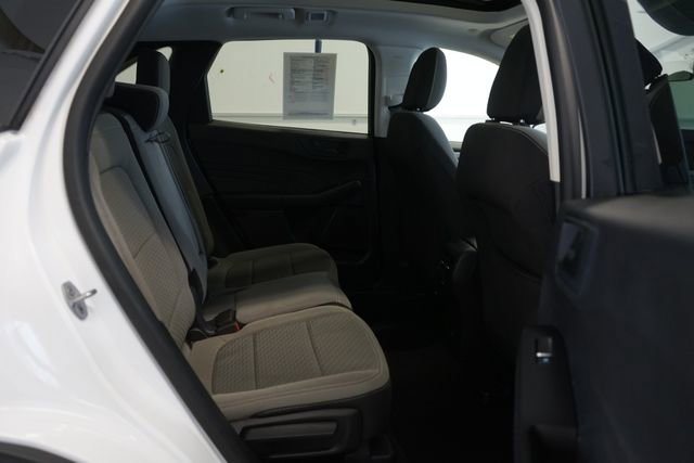 Certified 2022 Ford Escape SE w/ SE Sport Appearance Package image 31