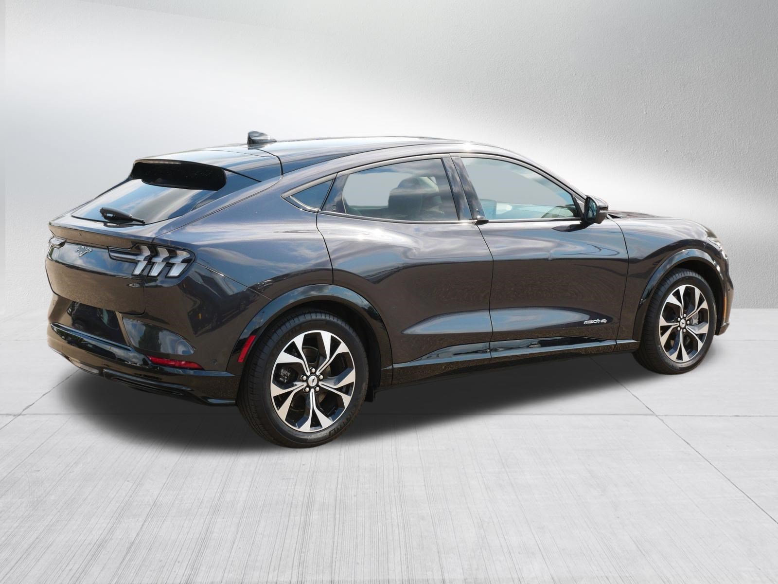 Certified 2022 Ford Mustang Mach-E Premium AWD/4WD image 7