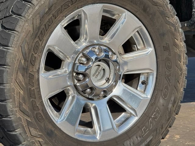 Certified 2022 Ford F250 Platinum w/ FX4 Off-Road Package AWD/4WD image 14