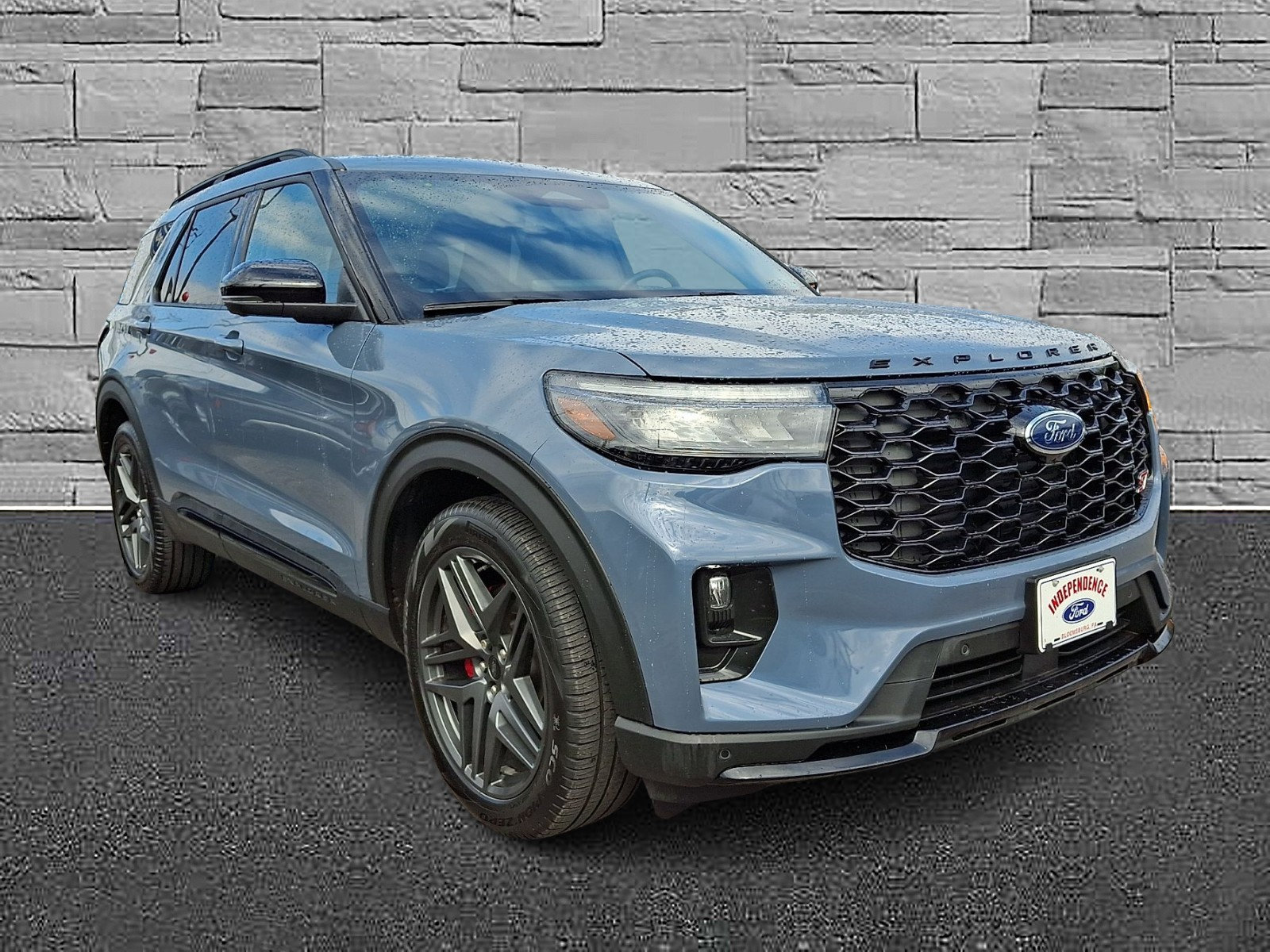 Certified 2025 Ford Explorer ST AWD/4WD image 2