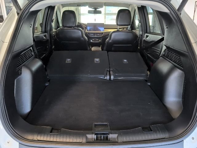 Certified 2024 Ford Escape Platinum AWD/4WD image 30