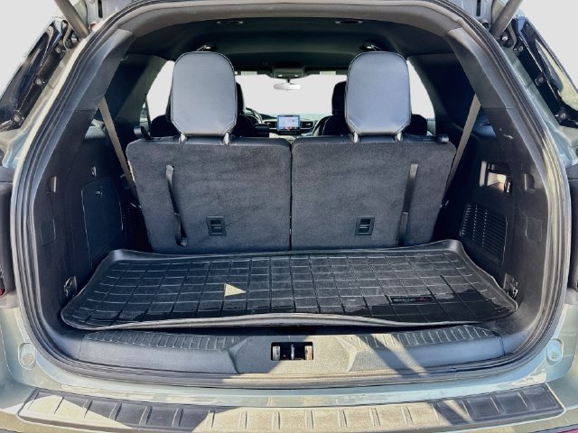 Certified 2020 Ford Explorer XLT w/ Equipment Group 202A AWD/4WD image 32