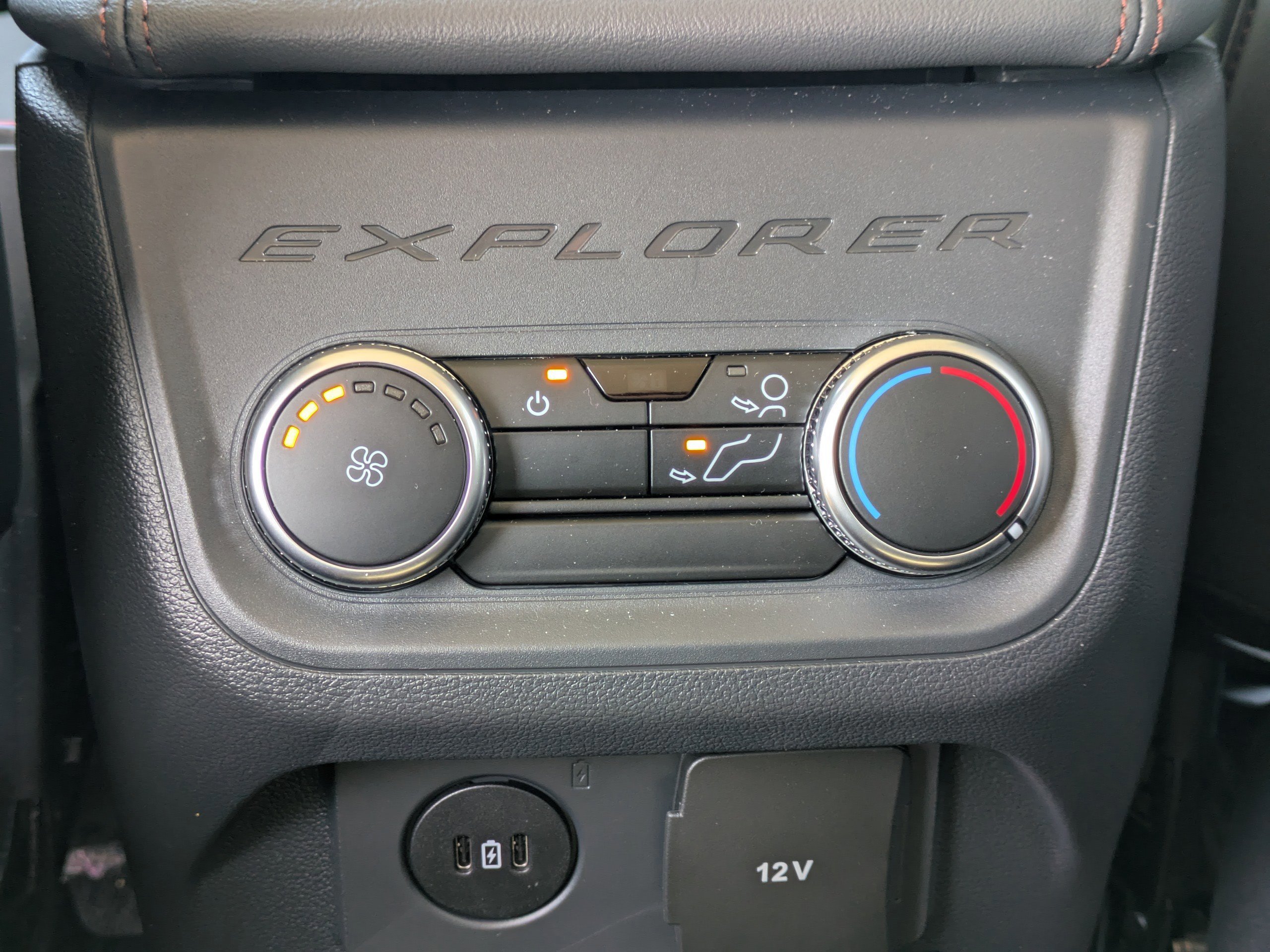 Certified 2025 Ford Explorer Active w/ Active Comfort Package image 17