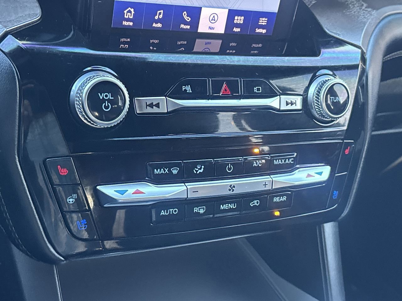 Certified 2023 Ford Explorer Platinum w/ Technology Package image 27