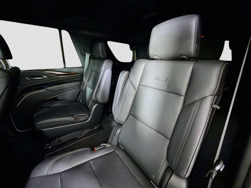 Used 2022 Cadillac Escalade Luxury AWD/4WD image 25