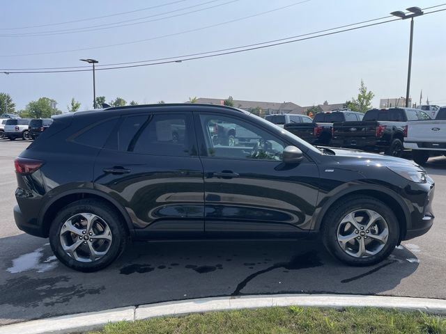 Certified 2025 Ford Escape ST-Line AWD/4WD image 6