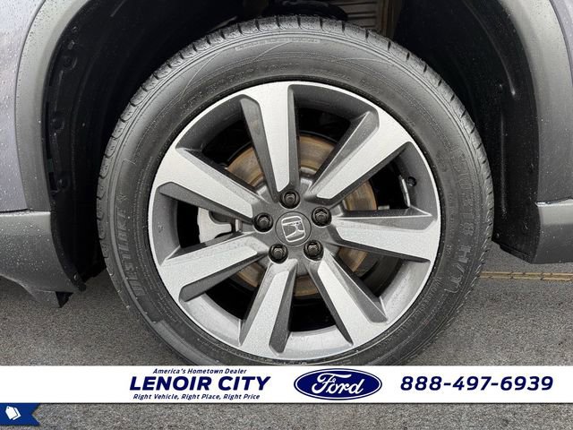 Used 2023 Honda Pilot Touring image 7