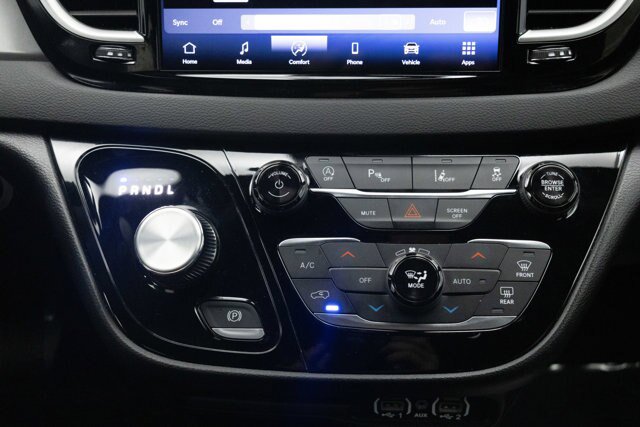 Used 2025 Chrysler Pacifica Select FWD image 32