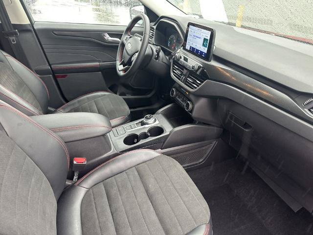 Certified 2022 Ford Escape SEL w/ SEL Stealth AWD Package image 13