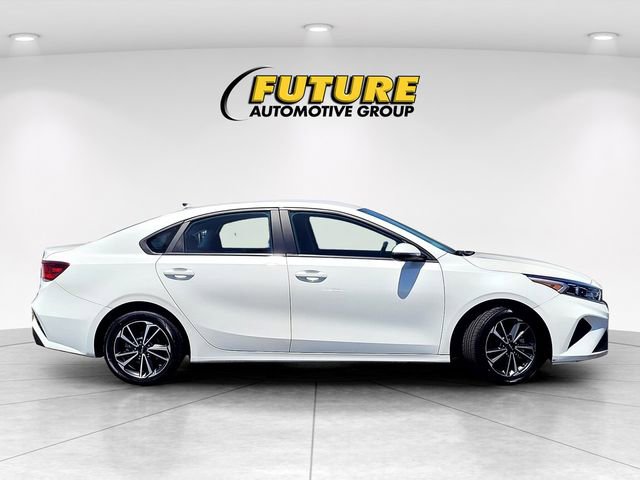 Used 2023 Kia Forte LXS w/ LXS Technology Package FWD image 3