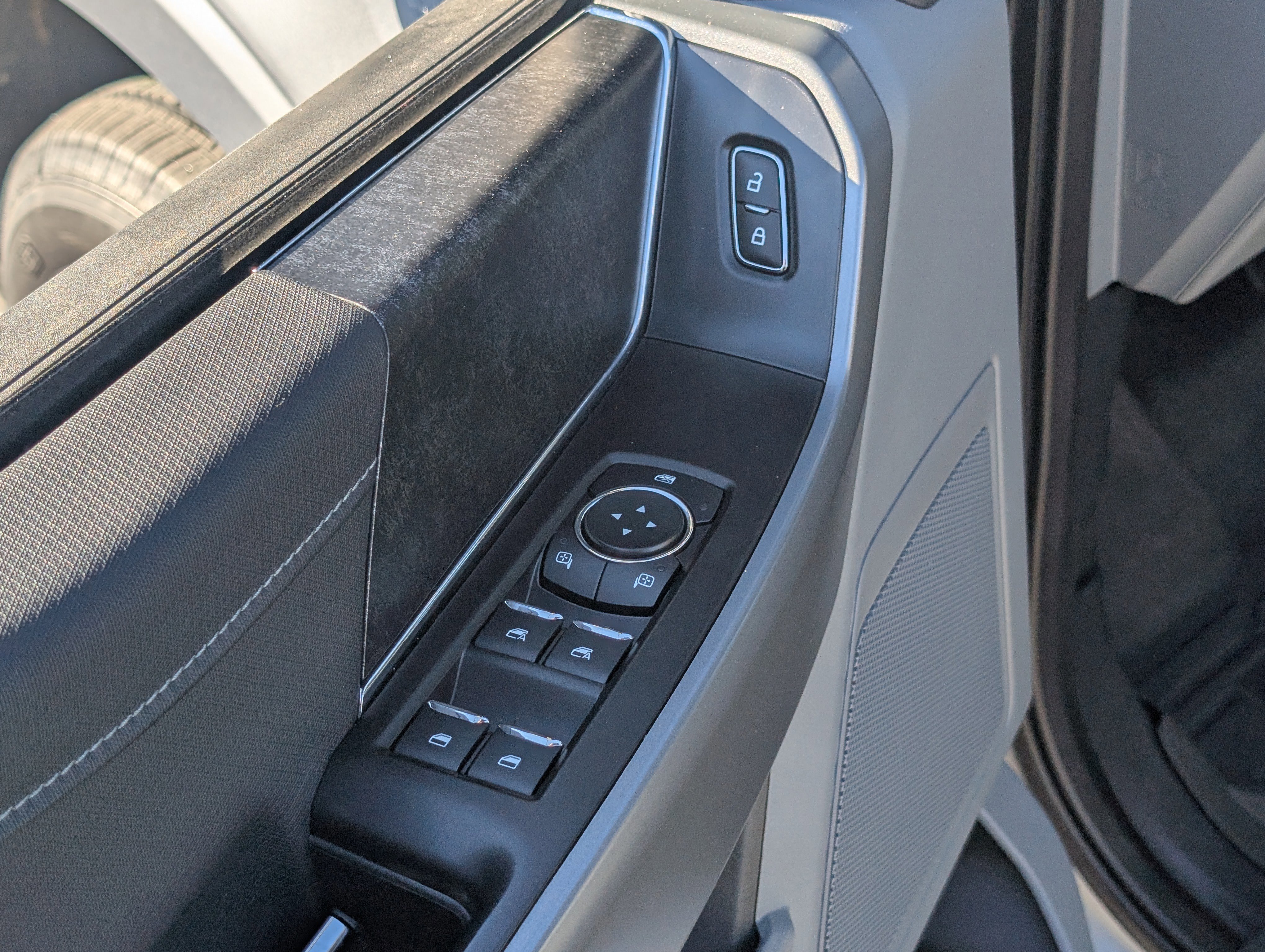 Certified 2022 Ford F150 XLT w/ Equipment Group 302A High image 19