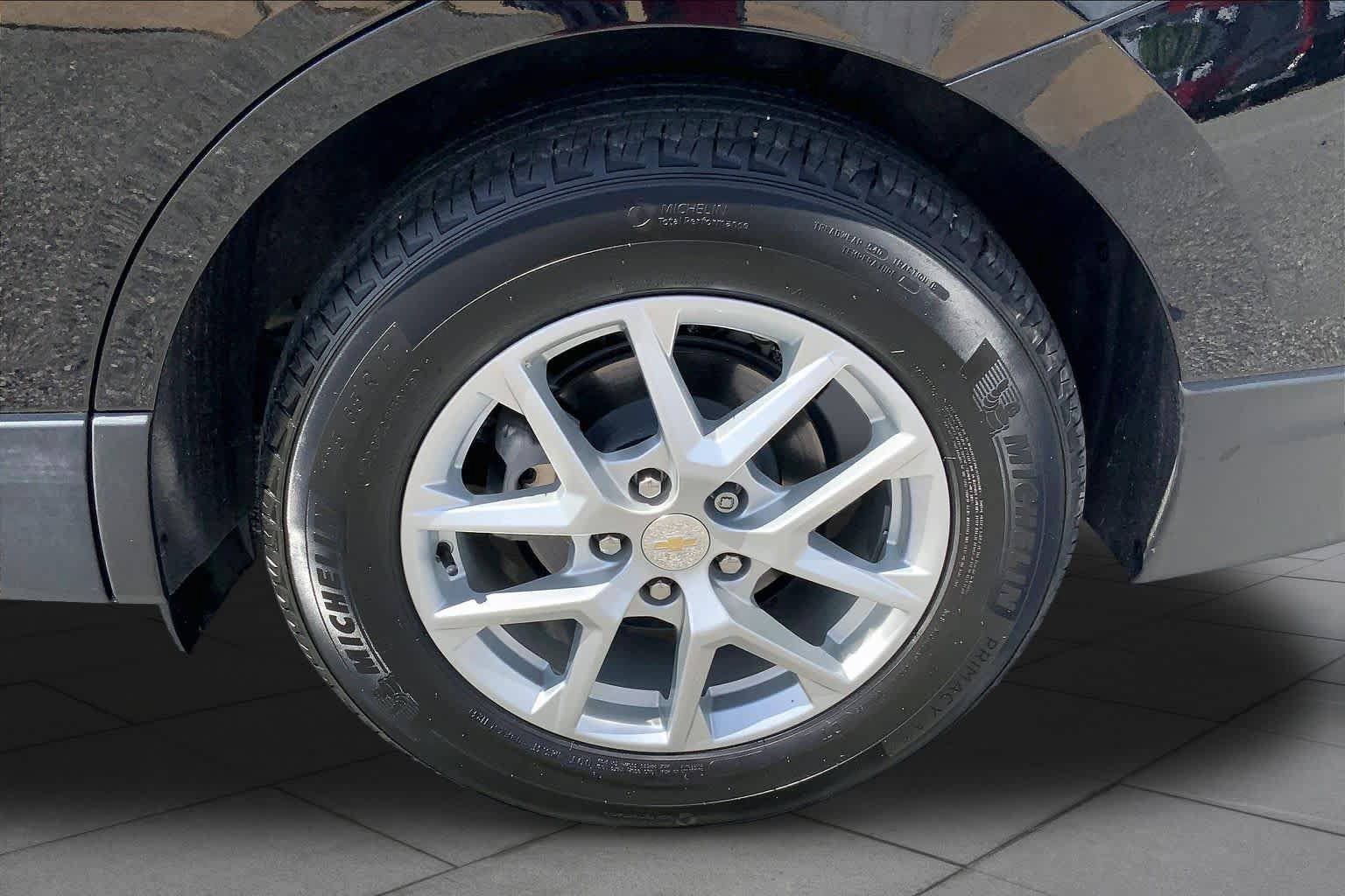 Used 2023 Chevrolet Equinox LT FWD image 10