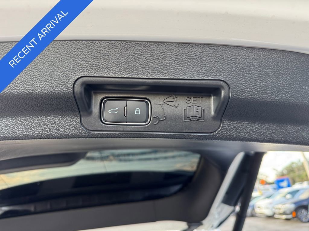 Certified 2025 Ford Explorer ST-Line w/ Premium Package image 22