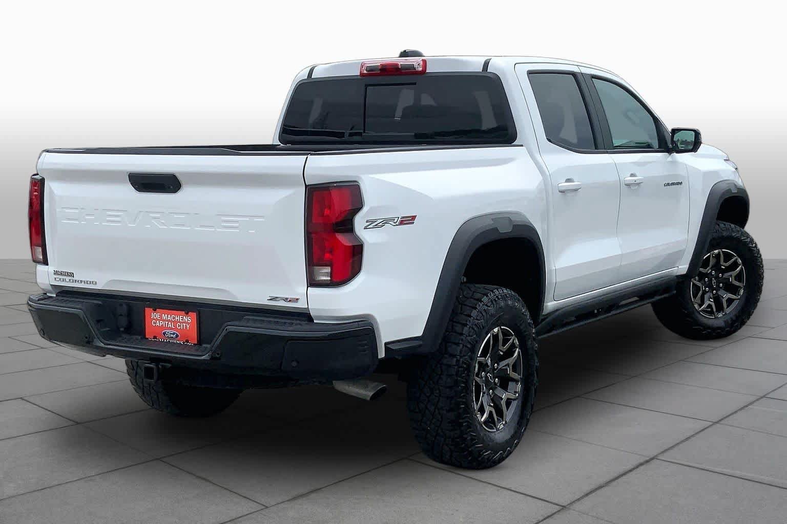 Used 2024 Chevrolet Colorado ZR2 w/ ZR2 Convenience Package III AWD/4WD image 13