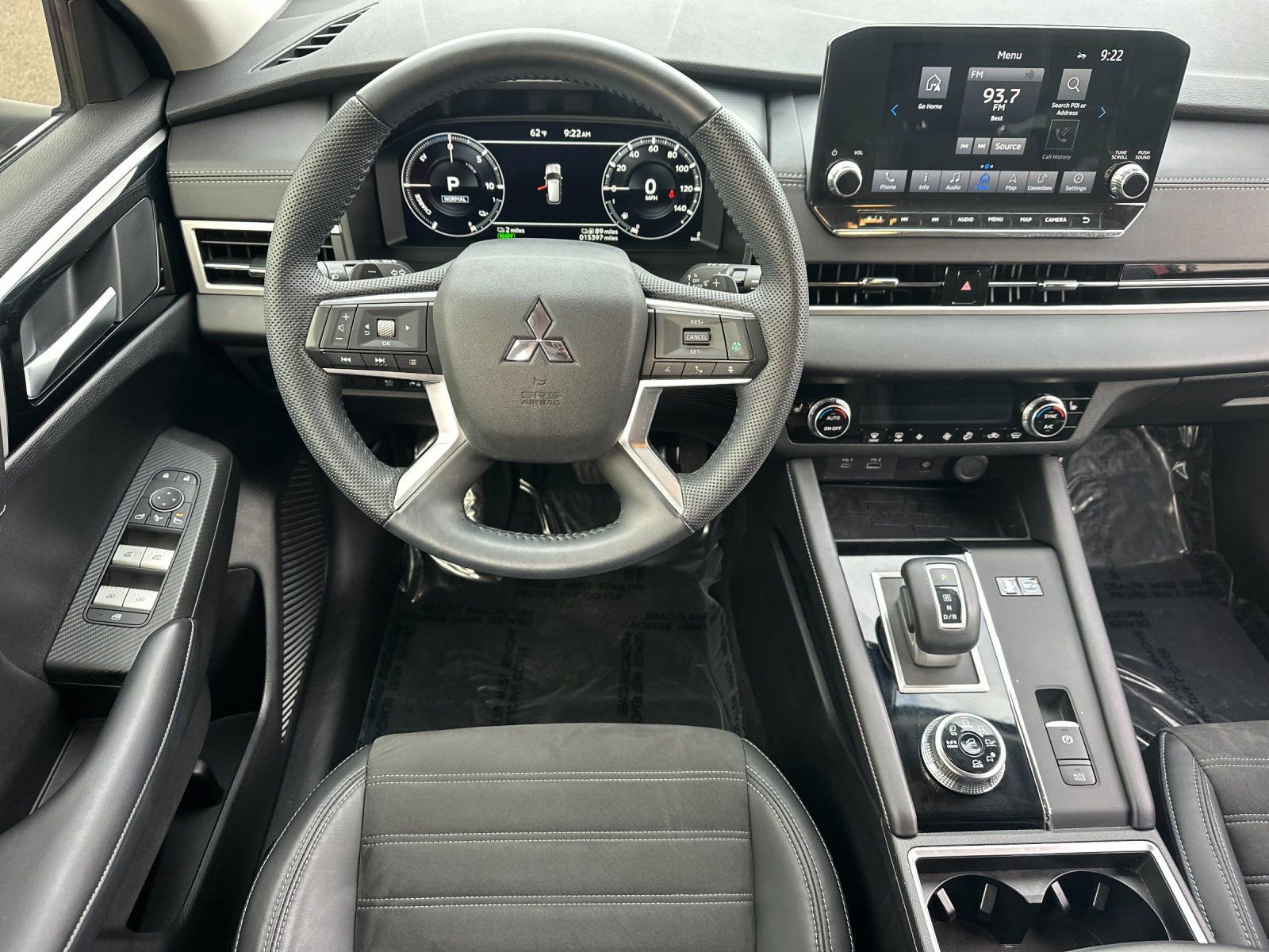 Used 2023 Mitsubishi Outlander 4WD Plug-In Hybrid image 13