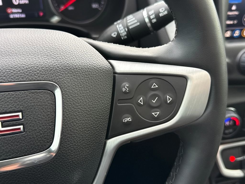 Used 2024 GMC Terrain SLT w/ Infotainment Package II image 18