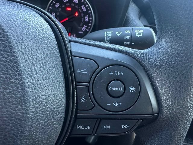 Used 2019 Toyota RAV4 LE FWD image 16