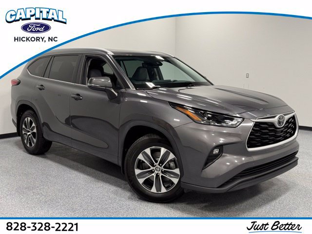 Used 2023 Toyota Highlander XLE
