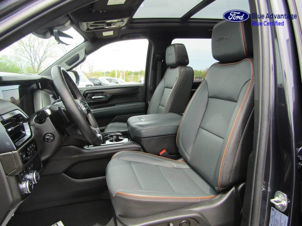 Used 2025 GMC Yukon XL AT4 w/ AT4 Premium Package AWD/4WD image 3