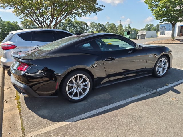 Certified 2025 Ford Mustang GT Premium RWD image 4