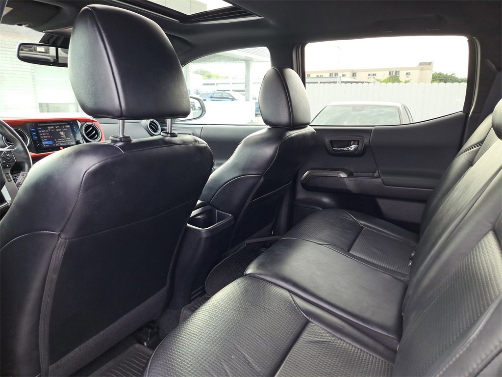 Used 2019 Toyota Tacoma TRD Sport image 6
