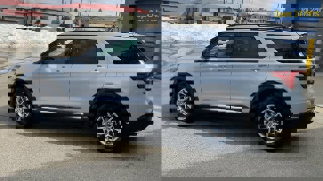 Certified 2025 Ford Explorer Active image 7