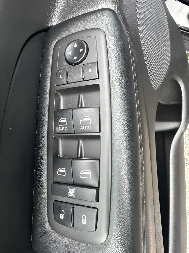 Used 2021 Jeep Grand Cherokee Laredo X image 22